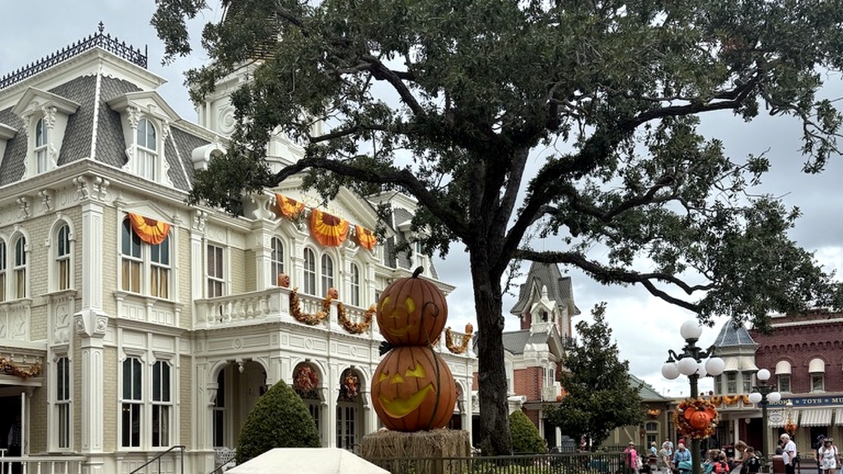 Halloween pumpkin decorations on Main Street, U.S.A. at Magic Kingdom during Mickey’s Not-So-Scary Halloween Party